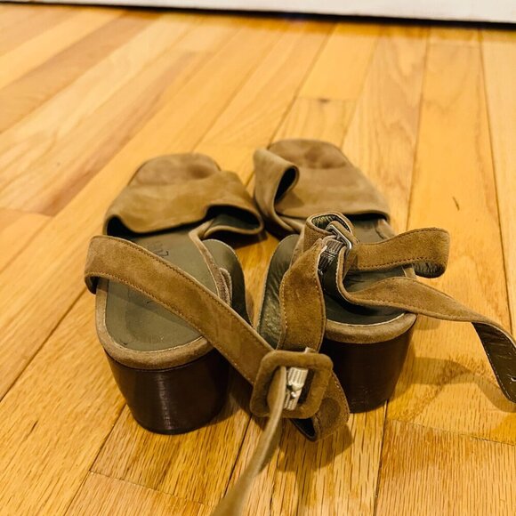 Yves Saint Laurent Gold Brown Suede Sandals Ladies YSL 7.5 Ballet Heel - Picture 7 of 16